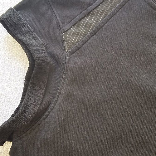 BodyTalk men's sleeveless shirt Large, like new, black