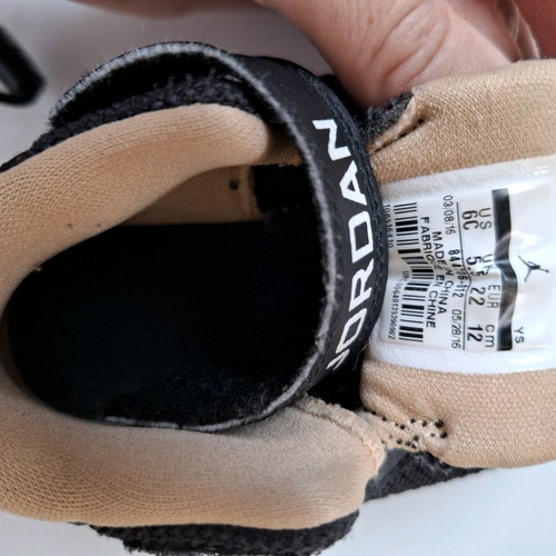 Nike Jordan No 22 kids sneakers used, black
