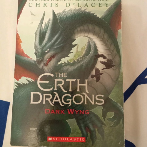 Book Earth Dragons (Dark Wyng) like new, English