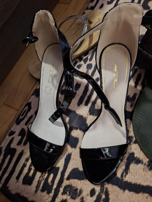 Patent leather summer sandals size 41 new, black