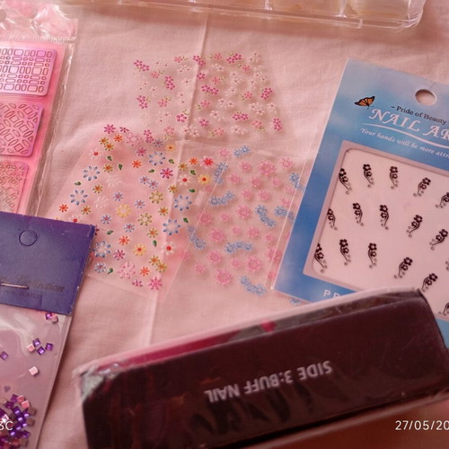 Nail accessories set like new
