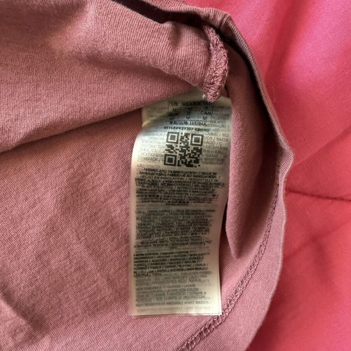 Guess T-shirt μεταχειρισμένο, μέγεθος M, σκουρόροζ