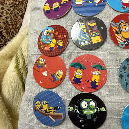 Minion Chipicao caps like new