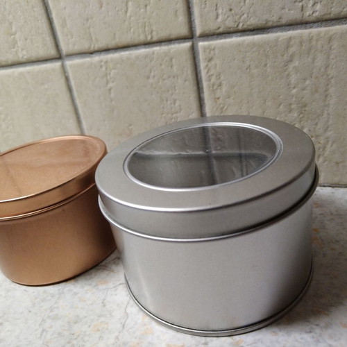 Metal tins like new, set of 2, diameter 7.5cm & 9cm