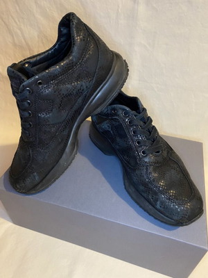 Hogan sneakers used, size 36, black sports shoes