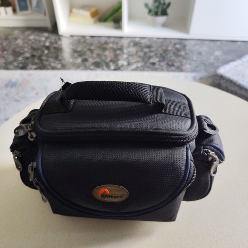 Lowepro MX100 Camera Shoulder Bag New with Belt