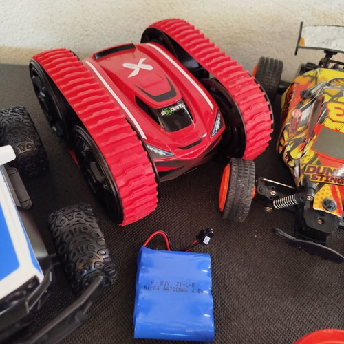 Exost Silverlit remote control car set with accessories