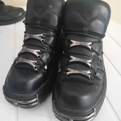 New Rock platform boots unisex size 40 like new, black
