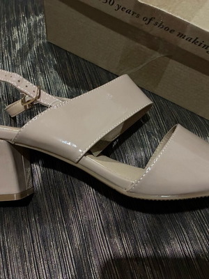 Rezanki new beige high-heeled shoes size 42