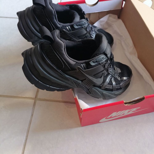 Nike V2K Run shoes, black, size 39