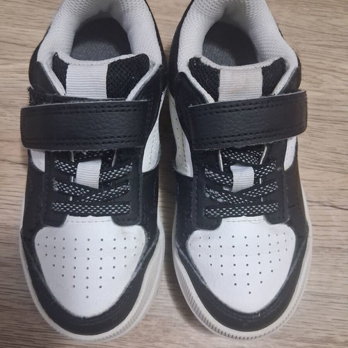 Decathlon kids sneakers size 28 used, black and white