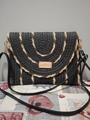 Black straw bag Doca like new with beige details crossbody