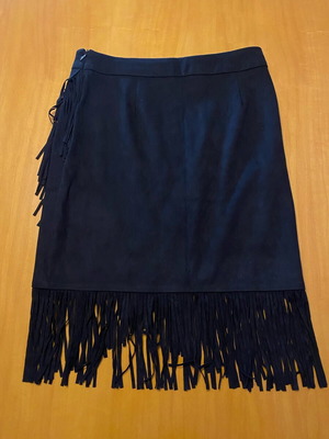 Zara black skirt with fringes like new, size S