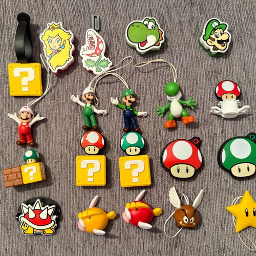 Kinder Super Mario figures like new