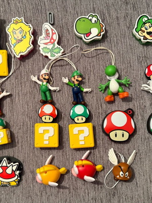 Kinder Super Mario figures like new