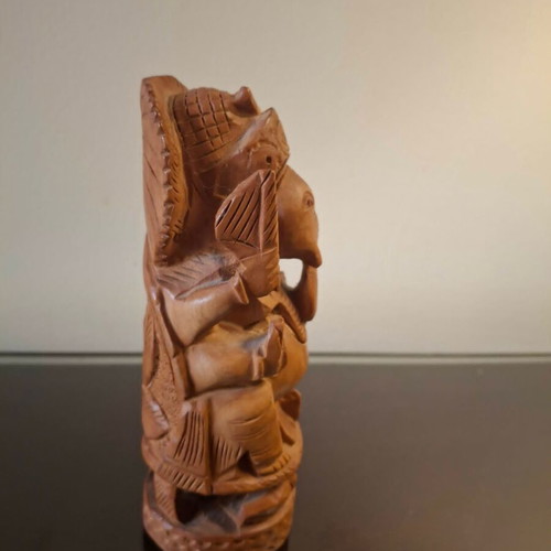 Handmade wooden idol of Indian deity, 5 cm