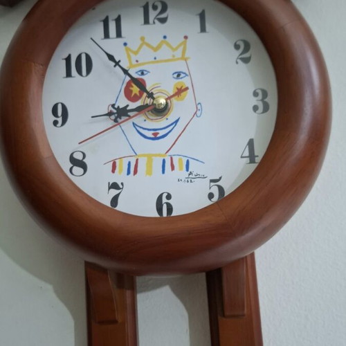Wooden wall clock with pendulum Le Clown Pablo Picasso like new