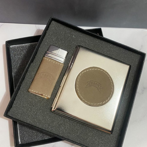 Metal cigarette case with lighter set like new