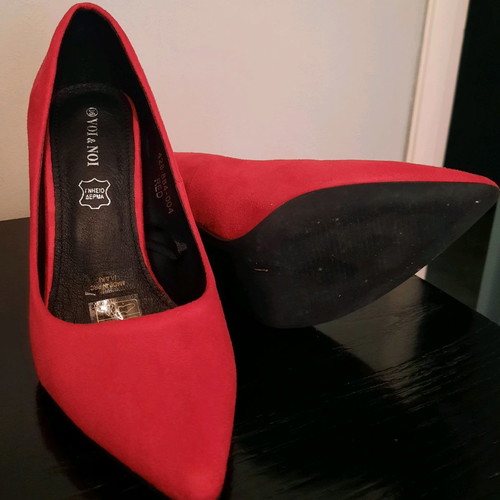 Red pumps used, size 36
