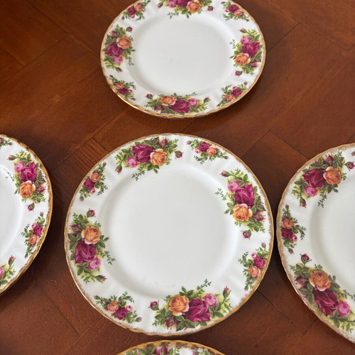 Royal Albert Old Country Roses salad plates in excellent vintage condition, set of 6