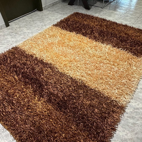 Rug 240cm x 160cm like new