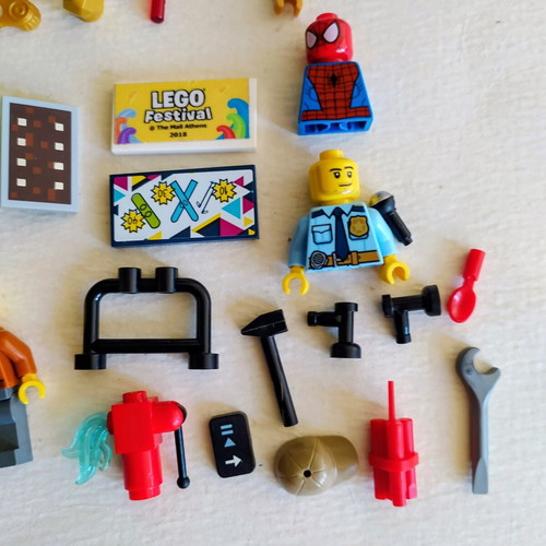 LEGO Minecraft, Spider-Man, City minifigures and accessories set