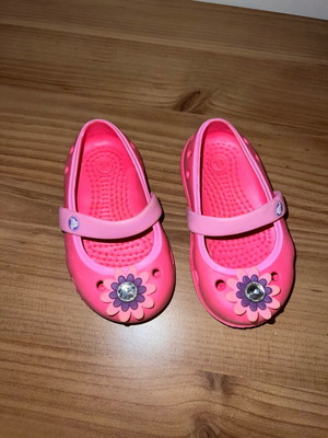 Kids Crocs size 19 like new