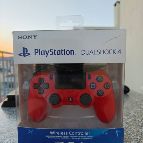 Sony PS4 Slim 500GB κονσόλα με 2 χειριστήρια και NBA 2K19, FIFA 19