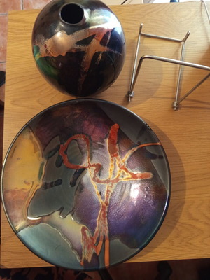 Ceramic plate and vase set like new