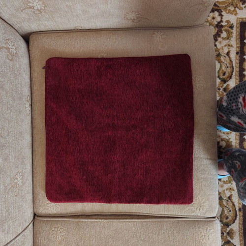 Set of five burgundy pillowcases like new 46×44cm
