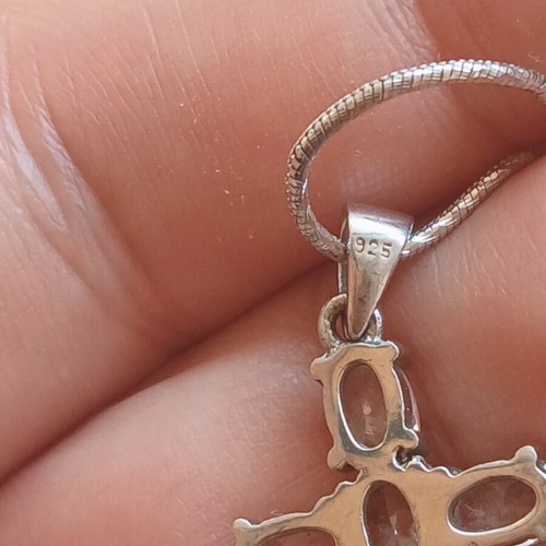 Cross pendant with zirconia and 925 silver chain
