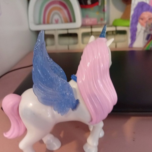 Barbie unicorn like new