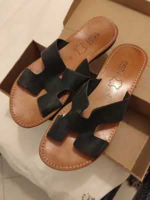Estil leather sandals black like new, size 40