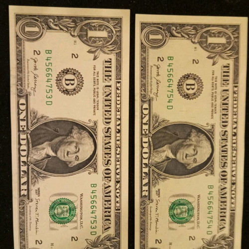 Dollars with consecutive numbers new, perfectly glued