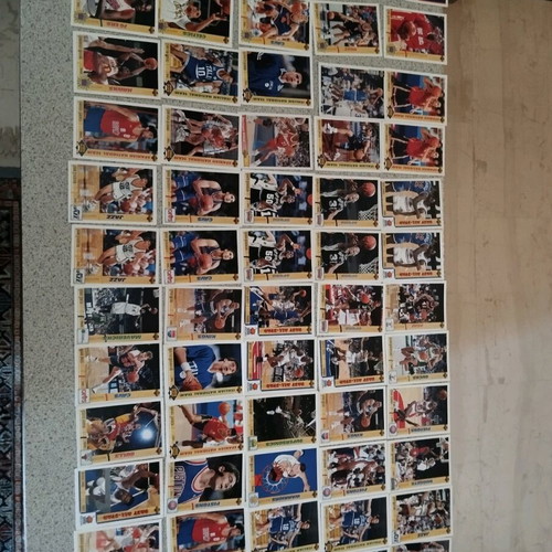 NBA cards 90s like new, pack of 220 with basketball magazines