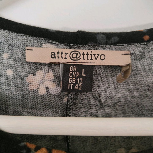 Attrattivo dress like new, unworn, size L