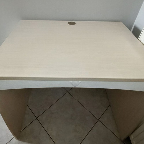 Desk Sonoma color with white drawer like new