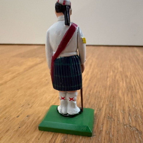 William Grant & Sons Collectible Metal Highlander Military Figure 1990 like new