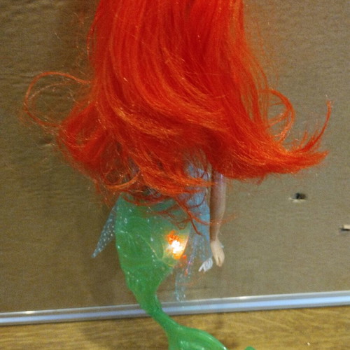 Dolls pack of 6 like new, mermaids with battery