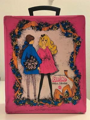 Ντουλάπα-βαλιτσάκι Barbie 1968 μεταχειρισμένη με σετ ρούχων και αξεσουάρ