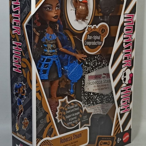 Monster High Robecca Steam doll new with accessories