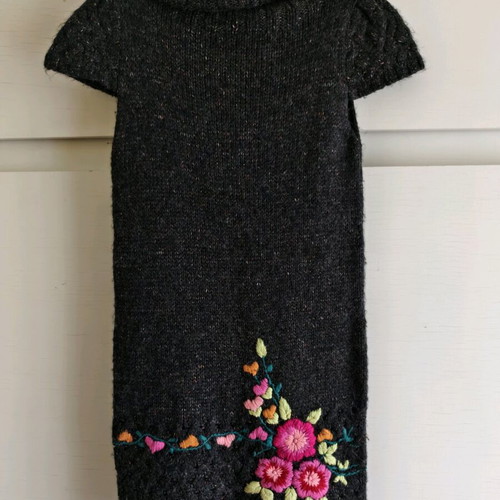 Desigual women's knitted dress like new with embroidered details