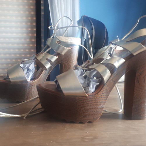 Bozikis sandals new, gold with high thick heel and ankle strap