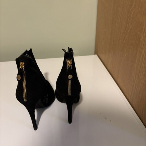 Mourtzi ankle boots size 38 like new, high heel, black