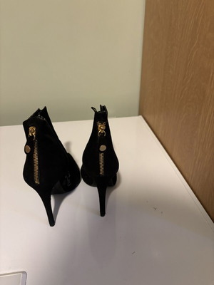 Mourtzi ankle boots size 38 like new, high heel, black