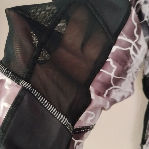 Kyodan capri sports leggings like new, multicolor mesh details