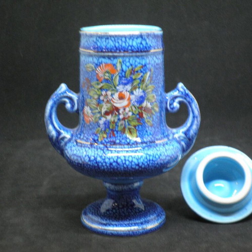 Decorative vintage Italian porcelain vase like new