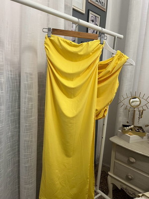 Top and skirt like new, yellow, size S
