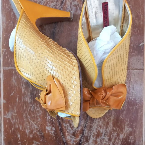 Apostolos Ioannou leather yellow snake heels size 37 like new