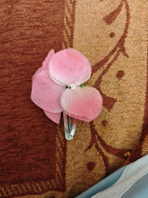 Hair clip with flower used, pink and silver